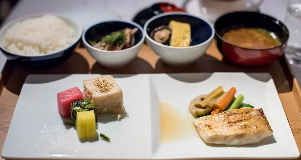 Airlines That Provide the Best Meals 2023